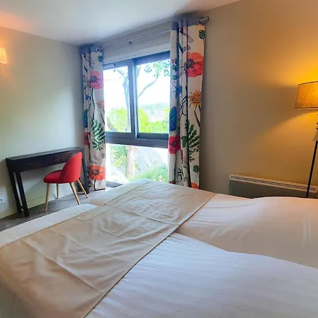 Alicia Auray Le Hotel Bono