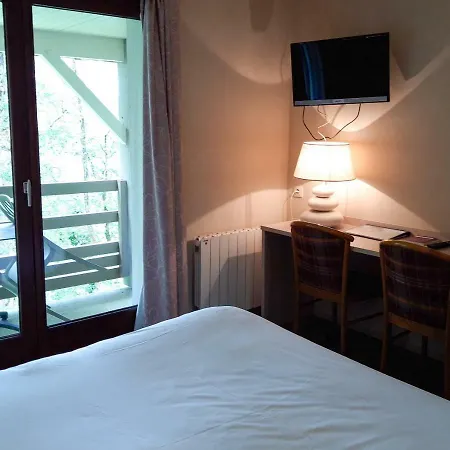 Alicia Auray Le Hotel
