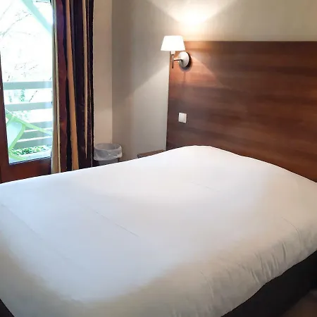 Alicia Auray Le Hotel Bono