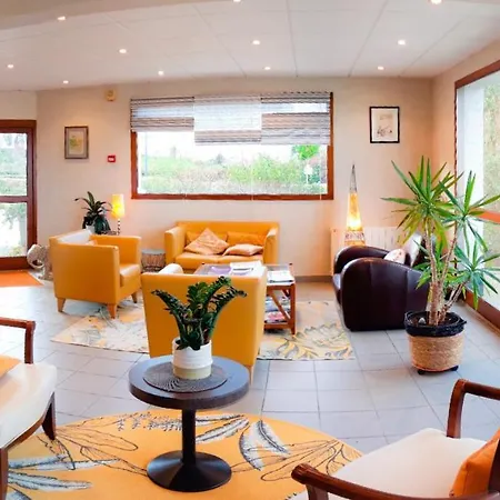 Alicia Auray Le Hotel Bono